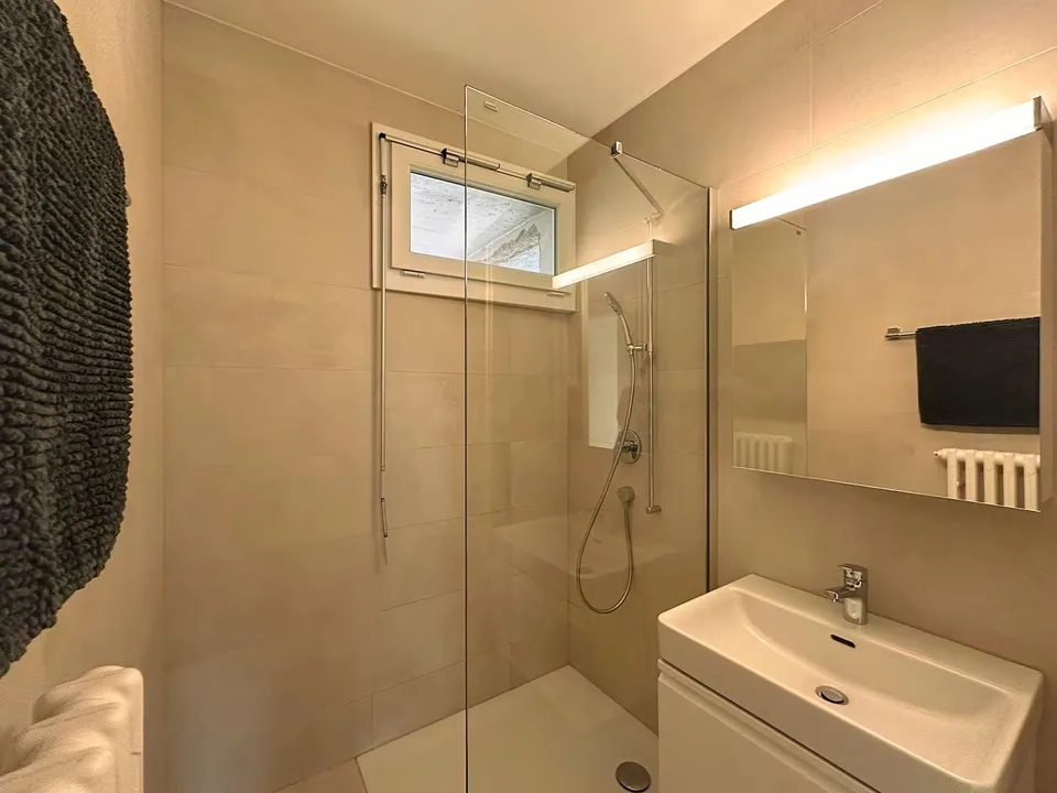 Four renovated 3-room apartments - Langstrasse / Europaallee, near Zurich main station – photo 4 of 8