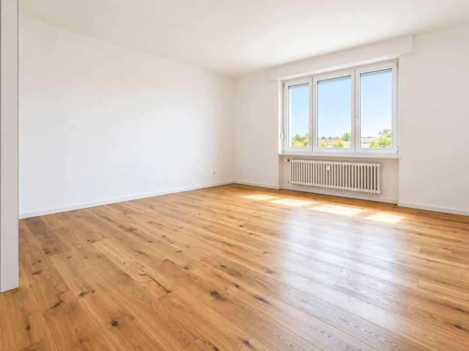 Schöne 4.5-Zimmer-Wohnung mit 2 Balkonen und Blick ins Grüne – Fisibach AG – Foto 4 von 12