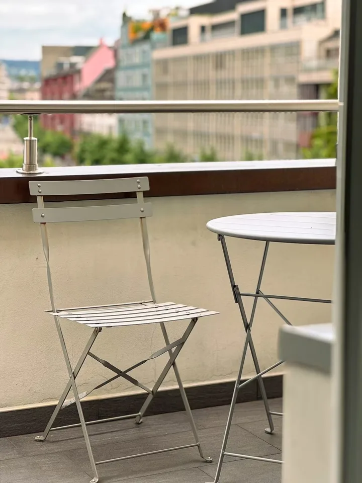 Three renovated 2.5-room apartments - Langstrasse / Europaallee, near Zurich main station – photo 5 of 6