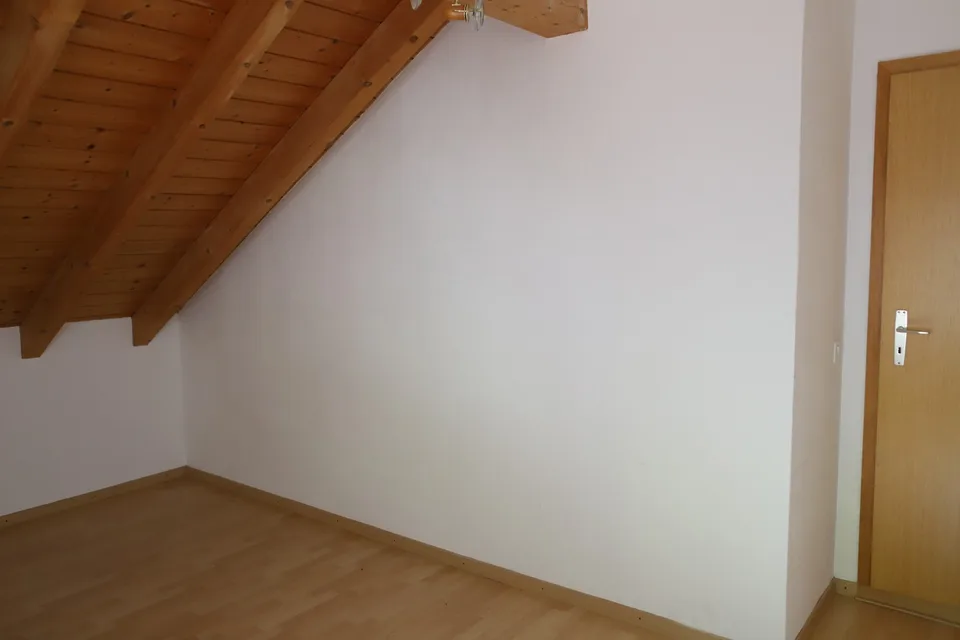 3.5 Zimmer Dachwg 3 Min Bahnhof, 10 Min Schule, 2 Min Volg – Foto 18 von 18