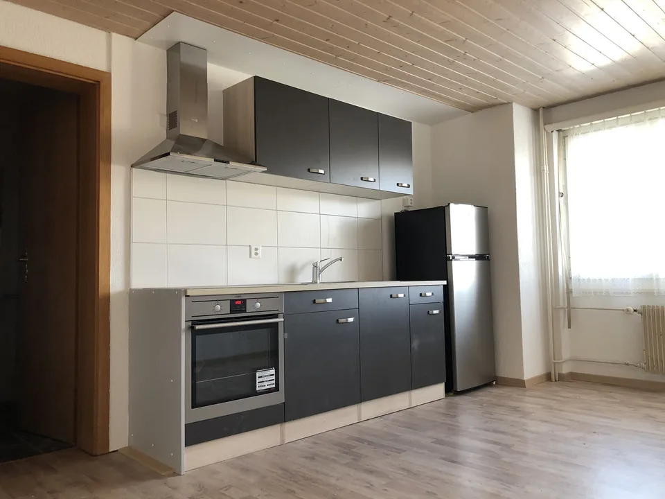 zentral gelegenes möbliertes 1-Zimmer Studio – Foto 2 von 5