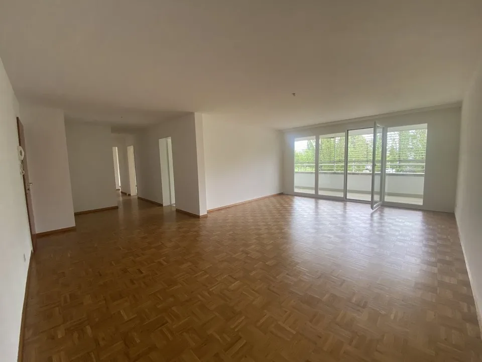 Wohnen Sie nur wenige Meter vom Einkaufszentrum Ecublens entfernt! – Foto 2 von 9
