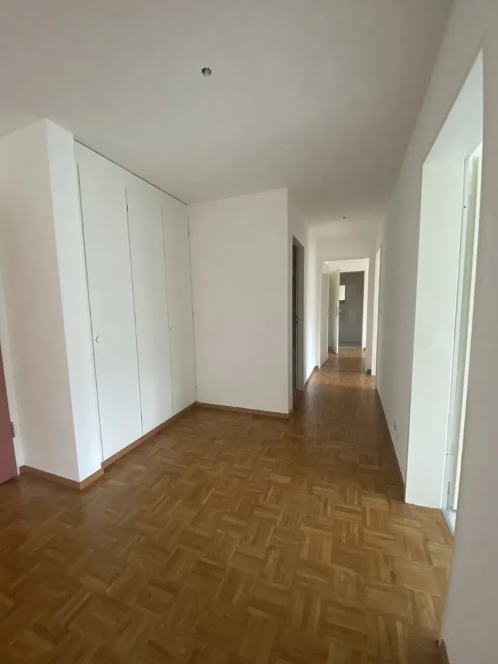 Wohnen Sie nur wenige Meter vom Einkaufszentrum Ecublens entfernt! – Foto 3 von 9