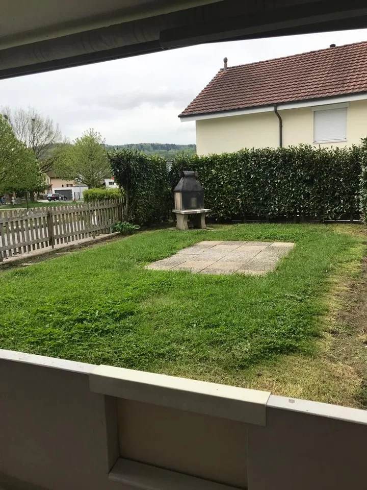 4 bedroom apartment with lawn area – photo 8 of 11