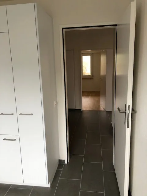Renovierte und zentralgelegene Wohnung – Foto 3 von 13