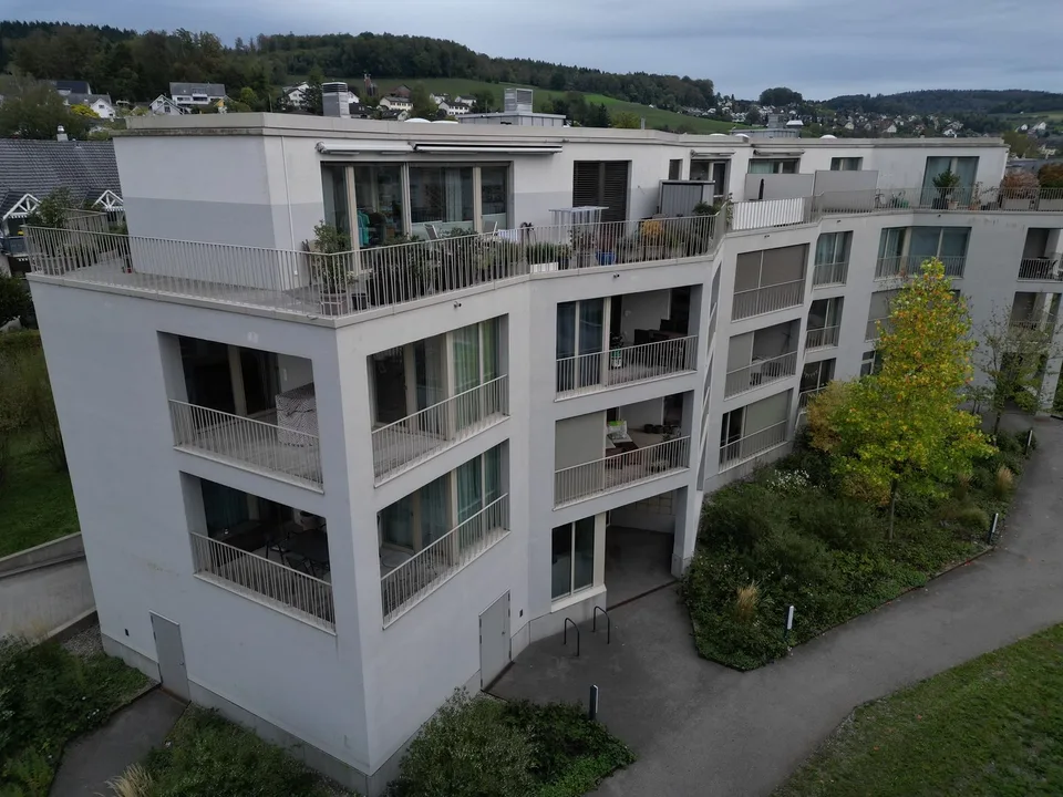 Room in a shared flat in Bonstetten – photo 3 of 14