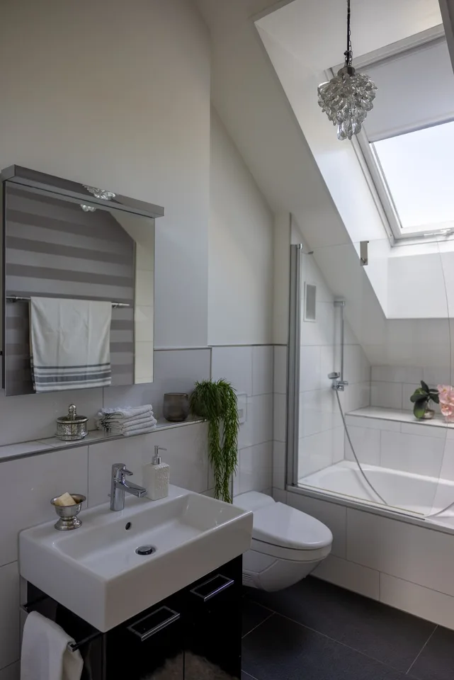 Exklusive 5.5-Zimmer-Attikawohnung mit grosser Terrasse und Weitsicht in Zumikon – Foto 11 von 13