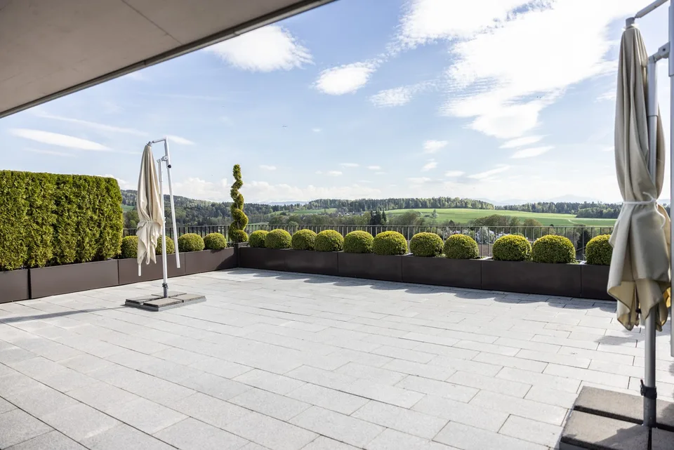 Exklusive 5.5-Zimmer-Attikawohnung mit grosser Terrasse und Weitsicht in Zumikon – Foto 9 von 13
