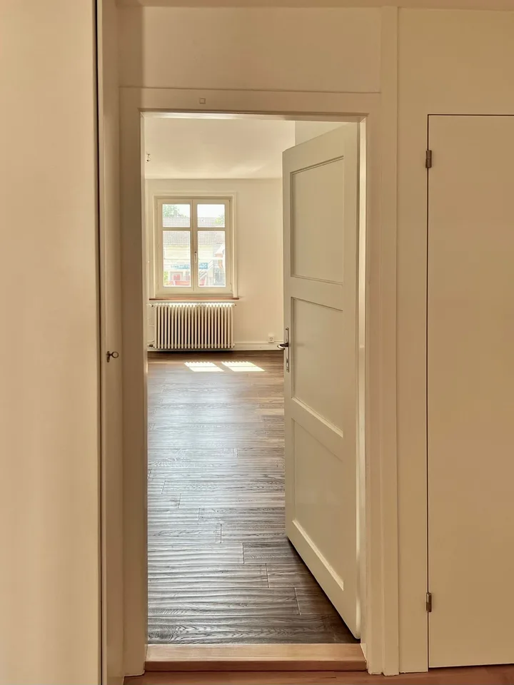 Renovierte Altbau-Maisonette mit Charme und Terrasse in Reinach BL – Foto 6 von 9