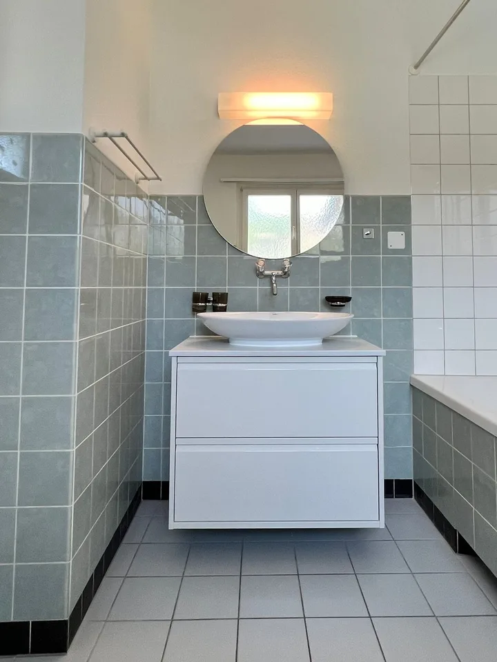Renovierte Altbau-Maisonette mit Charme und Terrasse in Reinach BL – Foto 4 von 9