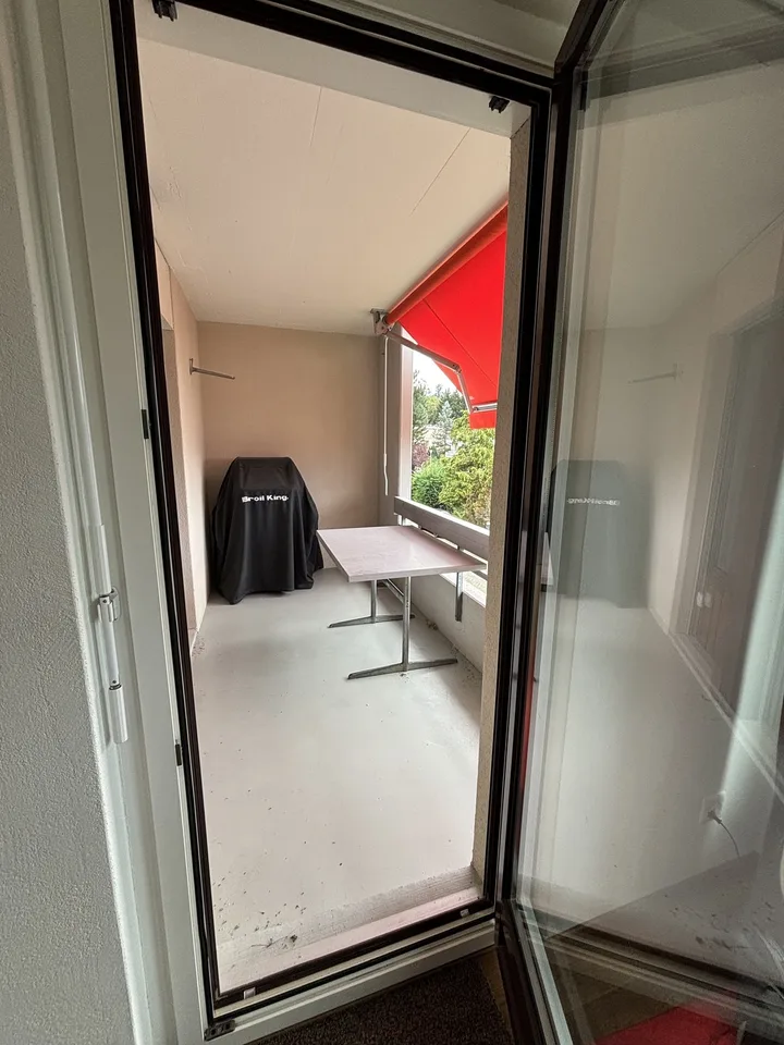 Charmante, ruhige 2,5-Zimmer-Wohnung mit Balkon & Garagenplatz in Birmensdorf ZH – photo 6 of 8
