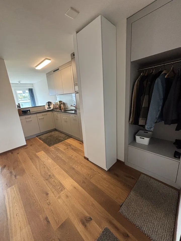 Charmante, ruhige 2,5-Zimmer-Wohnung mit Balkon & Garagenplatz in Birmensdorf ZH – photo 5 of 8
