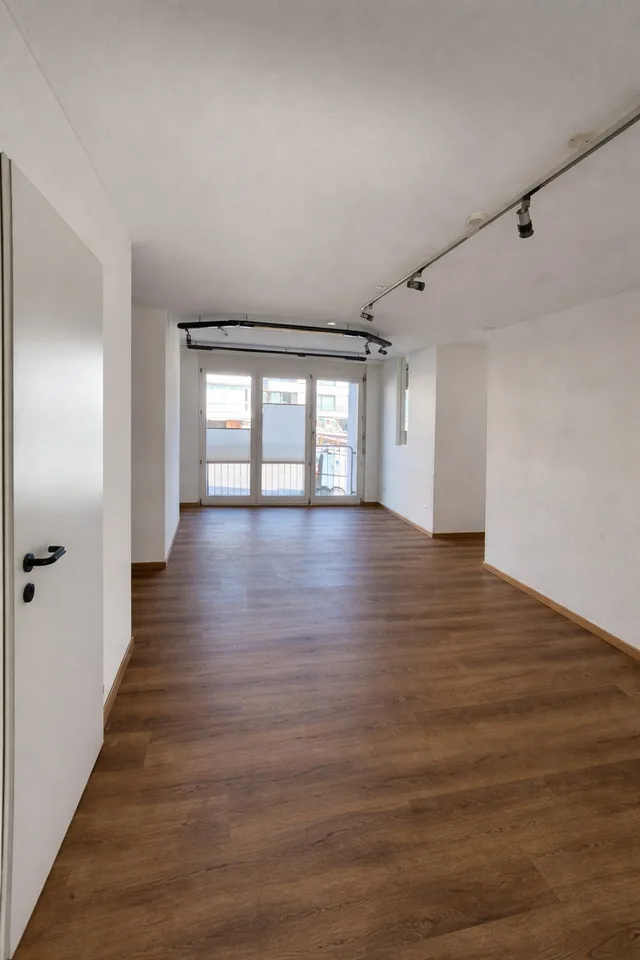 Wunderschöne 4,5 Z Wohnung in steuergünstiger Wilen bei Wollerau 8832 – Foto 3 von 10