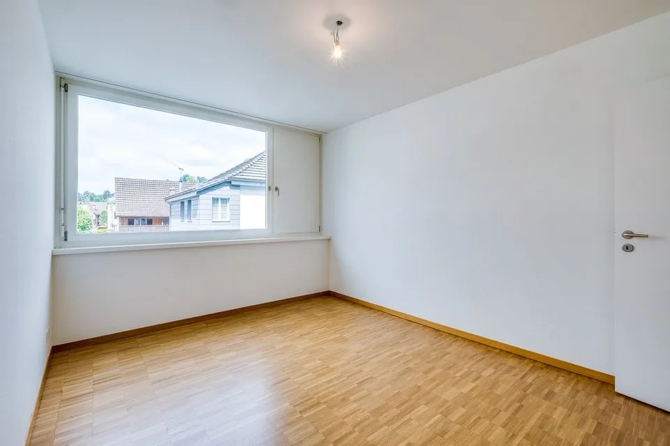 Moderne Wohnung nähe Gemeindezentrum in Reinach – Foto 8 von 10