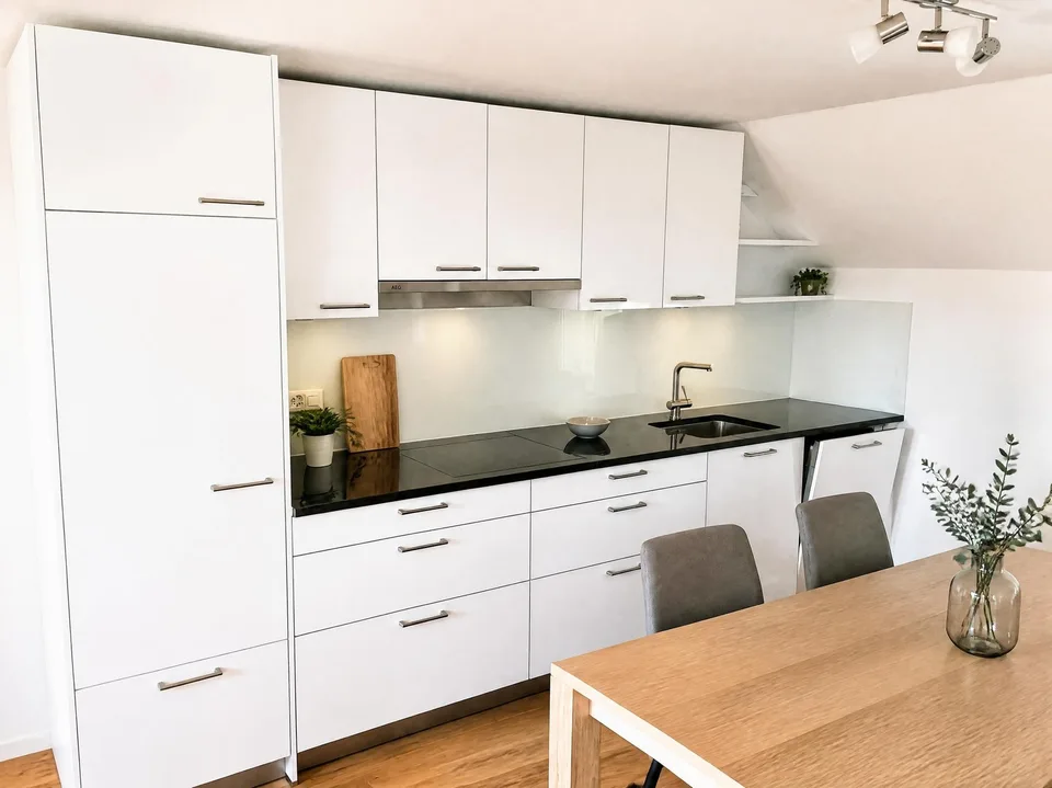 Grosszügige 3.5-Zi-Wohnung mit Terrasse an ruhiger und zentraler Lage – Foto 4 von 12