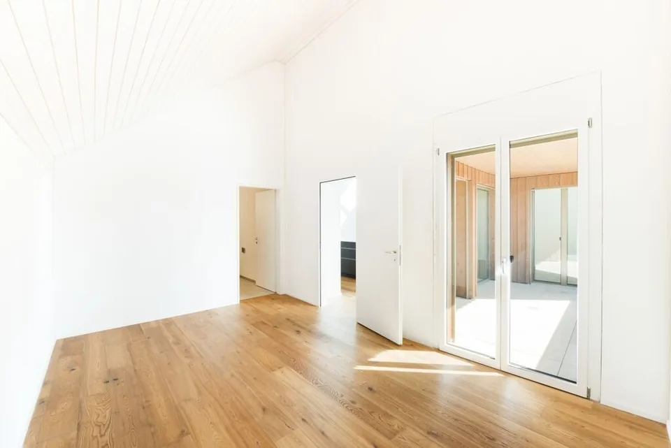 4½-Zimmer-Dachwohnung modern, hell & mit viel Raumgefühl befristet bis Juni 2027 – Foto 2 von 6