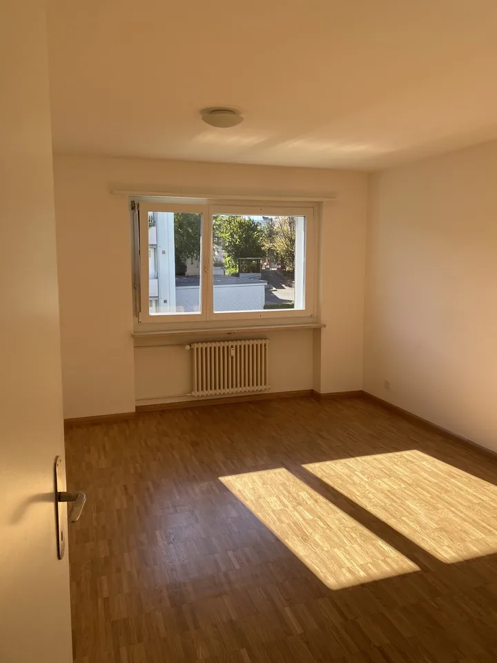Charmante Wohnung an zentraler und dennoch ruhiger Lage in Oberwil BL – Foto 4 von 9