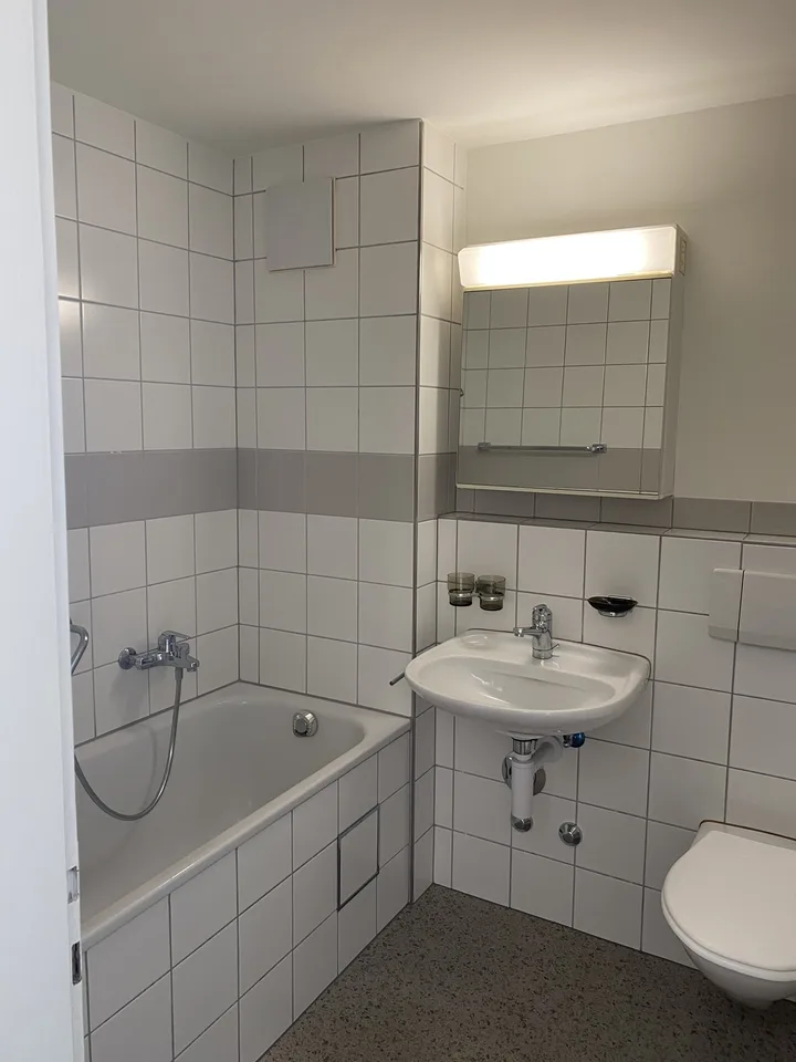 Charmante Wohnung an zentraler und dennoch ruhiger Lage in Oberwil BL – Foto 6 von 9