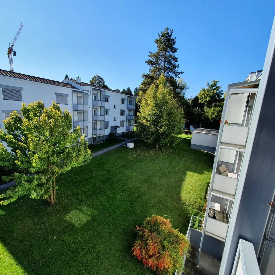 Charmante Wohnung an zentraler und dennoch ruhiger Lage in Oberwil BL – Foto 2 von 9