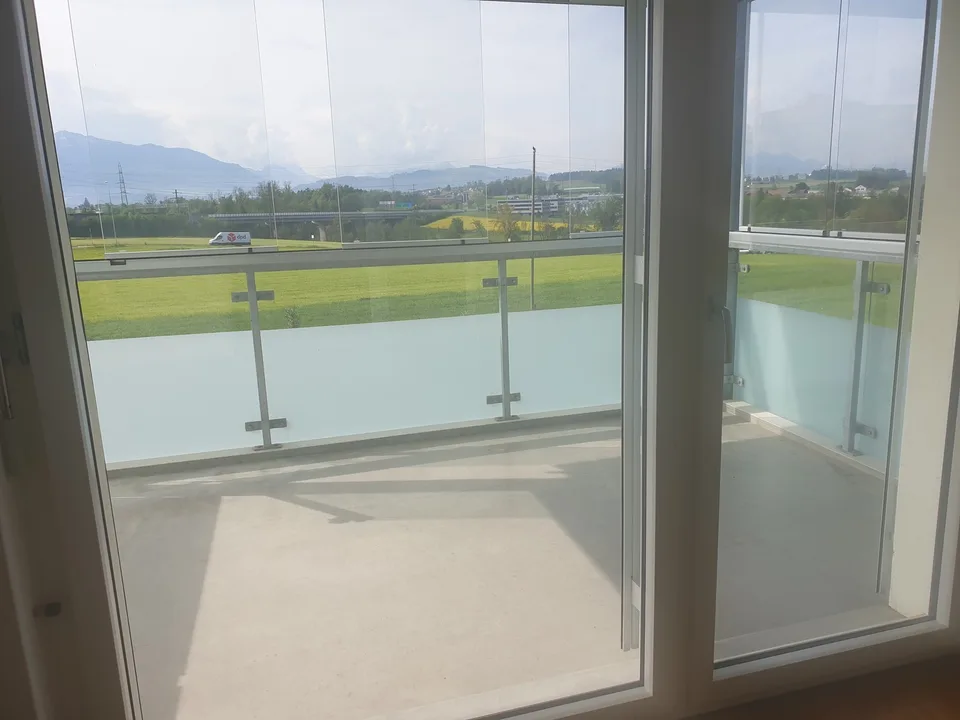 grosse sonnige 3.5 - Z-Wohnung mit Panoramasicht in die Berge – Foto 8 von 18