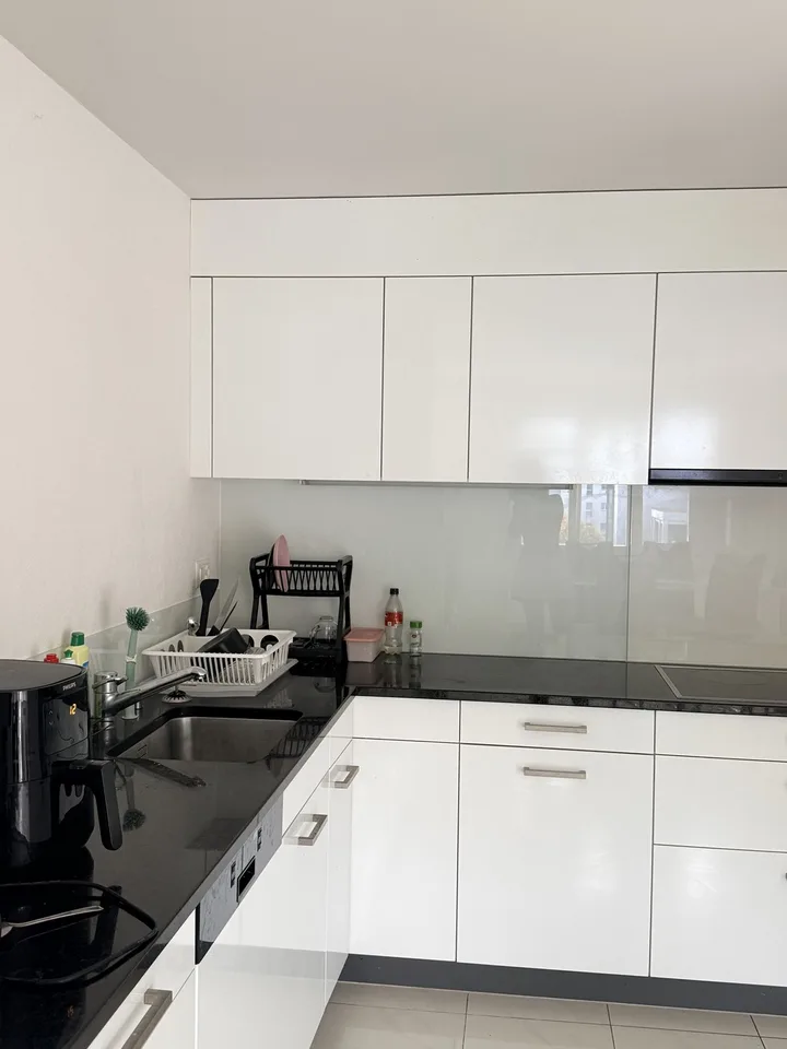 Helles Zimmer in WG in Ebikon – Foto 7 von 9