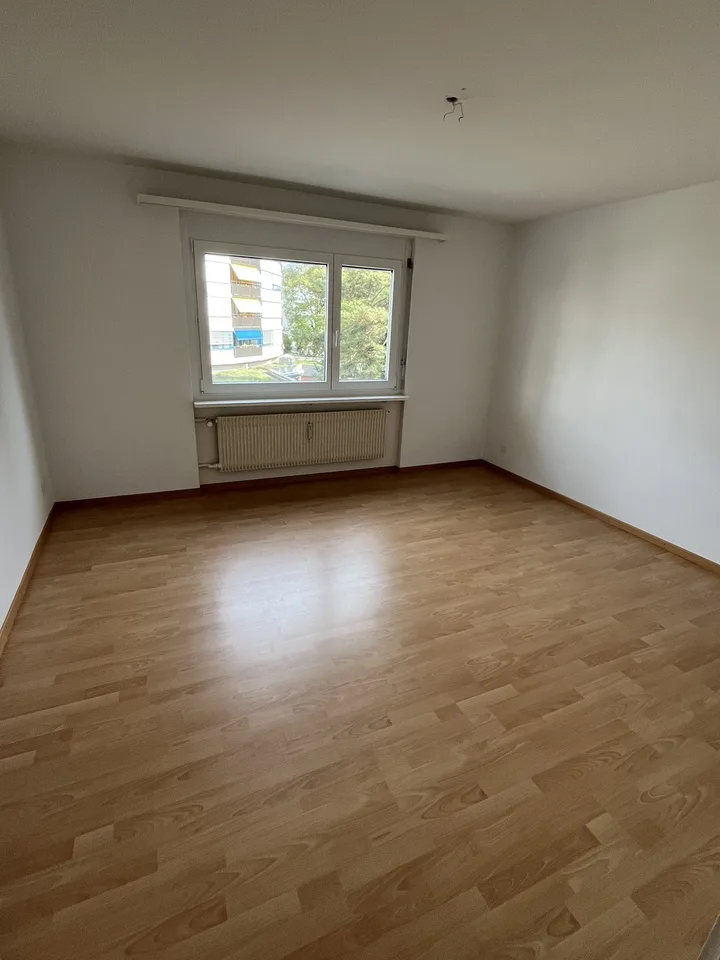 Charmante, helle 2-Zimmer Wohnung an zentraler Lage – Foto 3 von 10