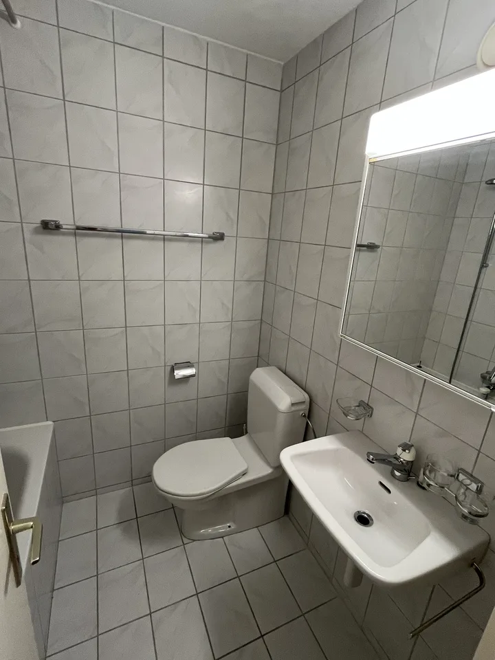 Charmante, helle 2-Zimmer Wohnung an zentraler Lage – Foto 2 von 10