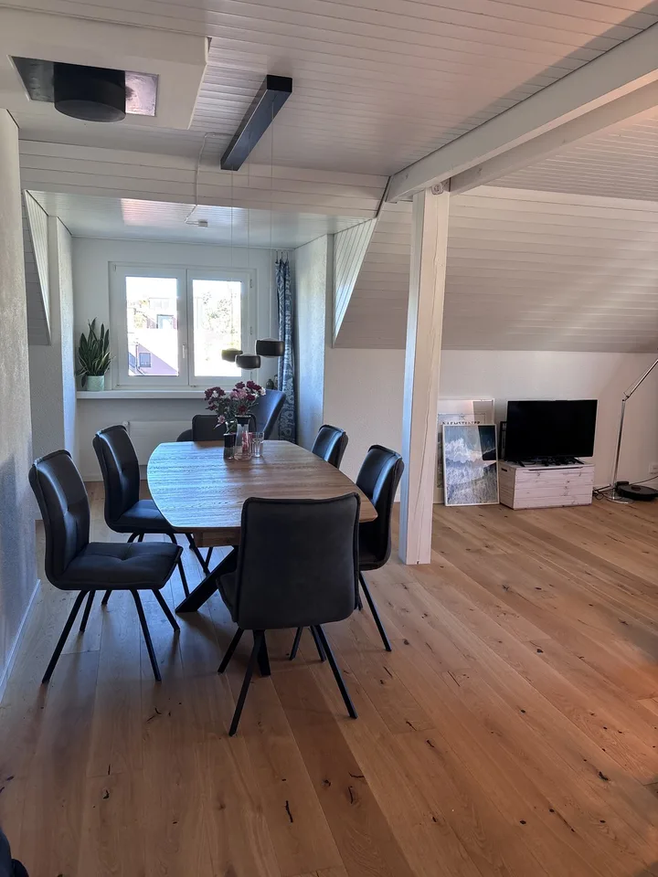 Moderne 2.5-Zimmer-Wohnung im Zentrum von Meilen – Foto 5 von 9