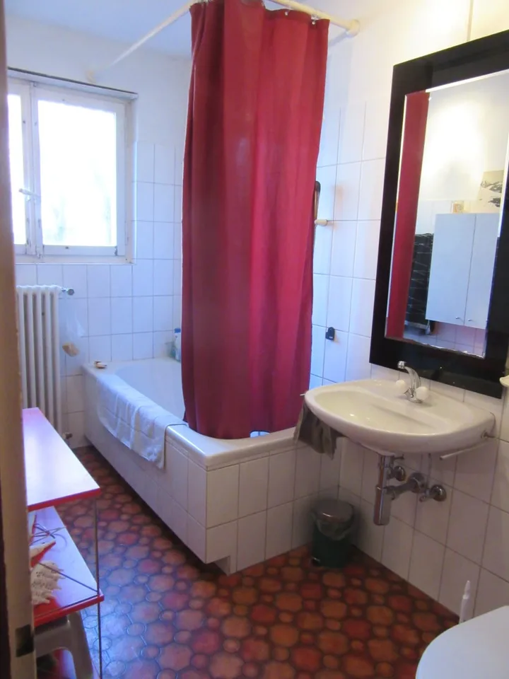 WG-Zimmer in 90+jährigem Haus mit Garten – Foto 5 von 9