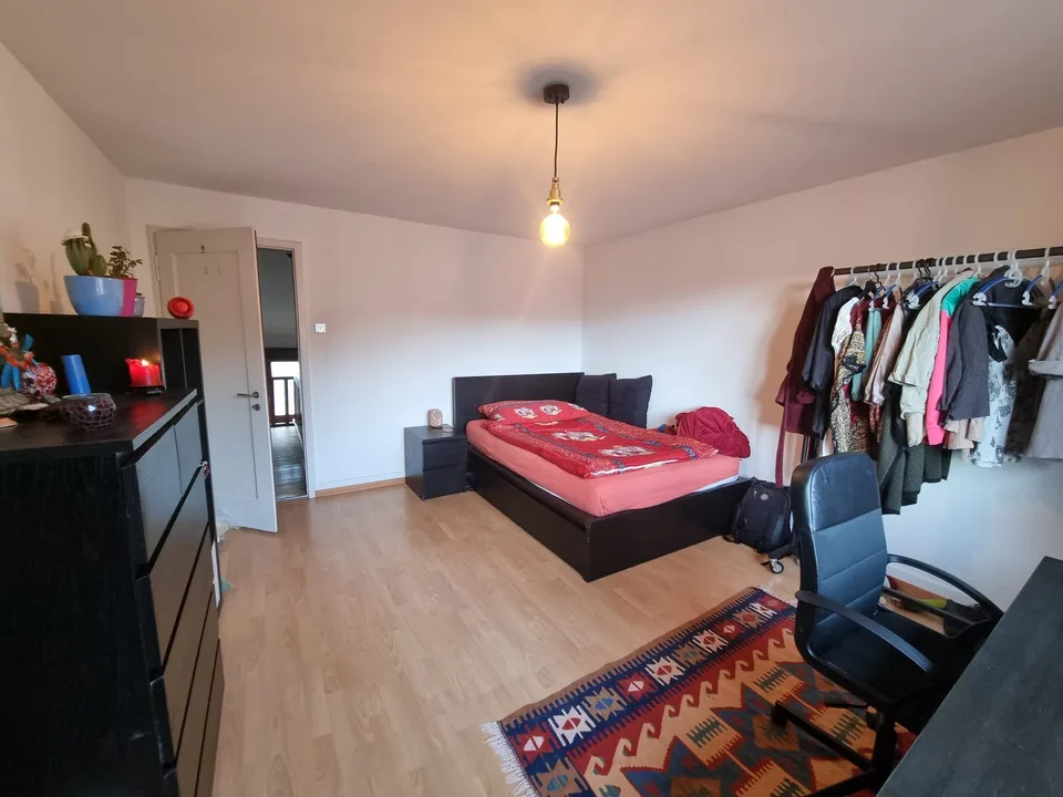 WG-Zimmer in 90+jährigem Haus mit Garten – Foto 2 von 9