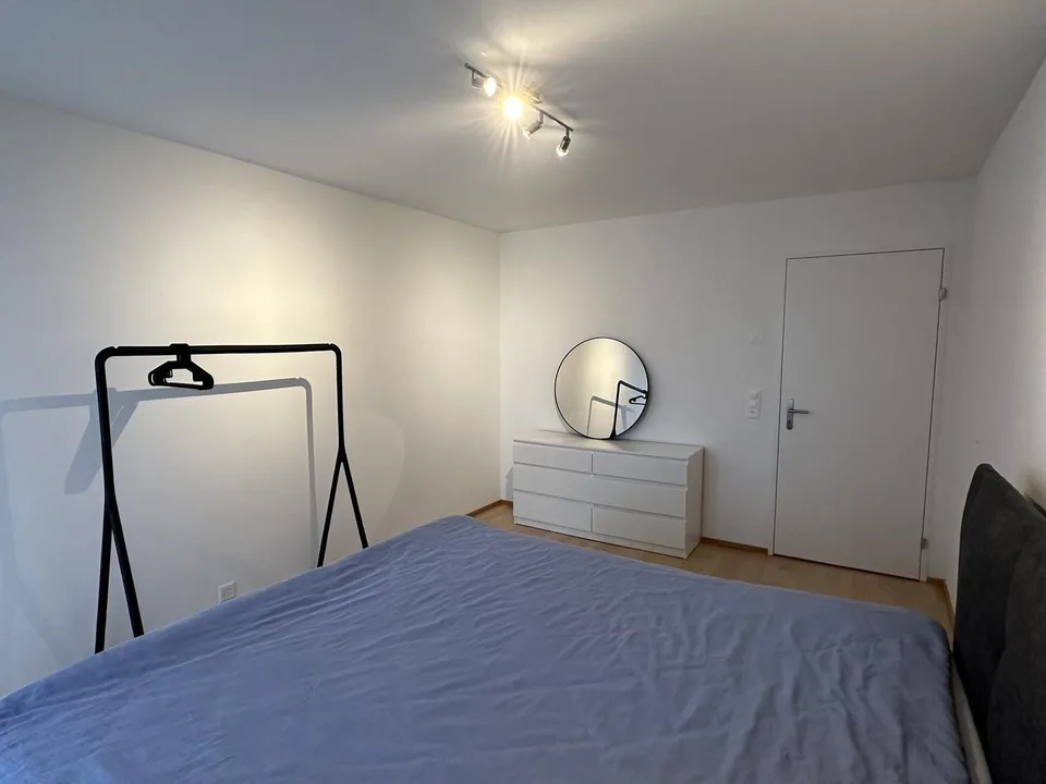 Sonnige 2.5-Zimmer-Wohnung mit Südbalkon und eigener Waschküche – photo 6 sur 15